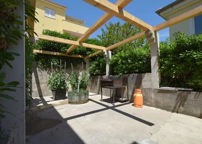 Skrabonja 1 By Interhome * Čižići